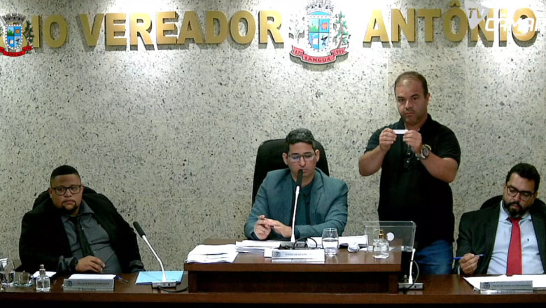 Câmara define criação de Comissão Processante para possível quebra de decoro